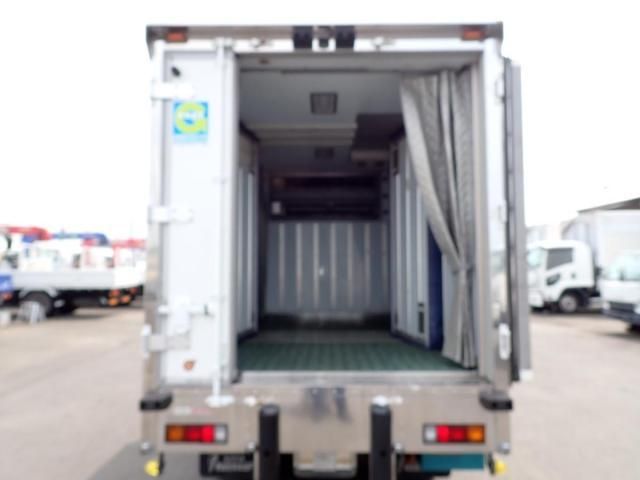 MITSUBISHI CANTER 2018 Image 31