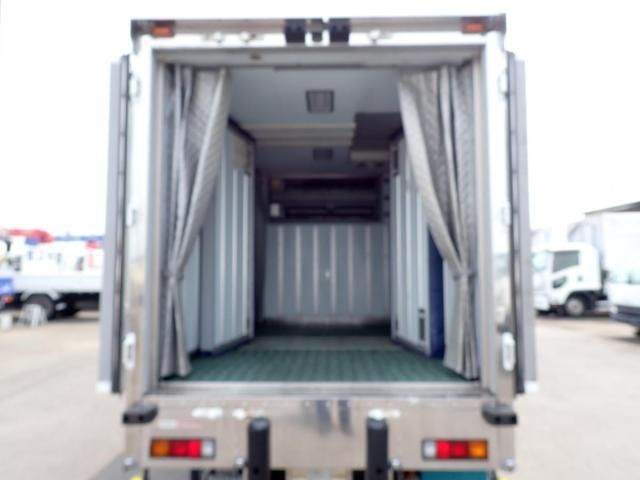 MITSUBISHI CANTER 2018 Image 31