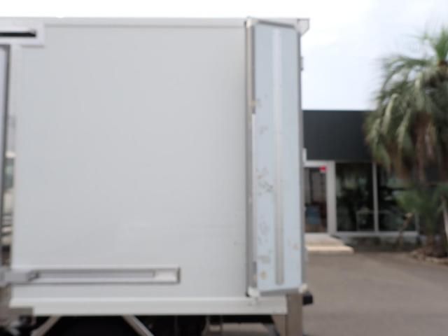 MITSUBISHI CANTER 2018 Image 31