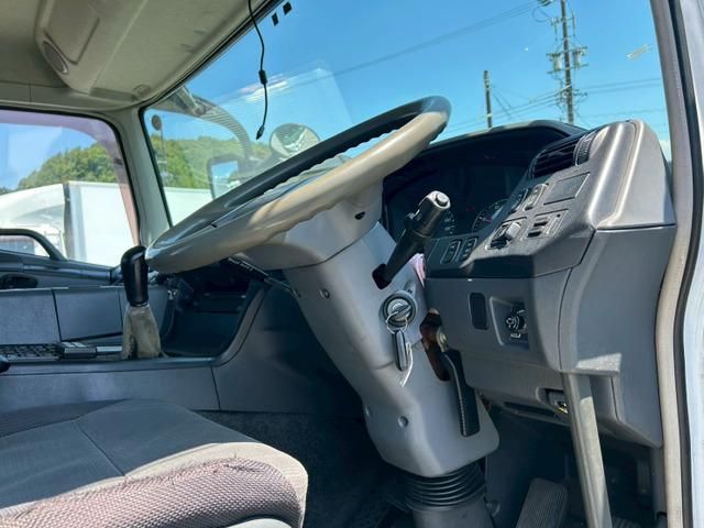 MITSUBISHI FUSOU SUPER GREAT 2014 Image 31