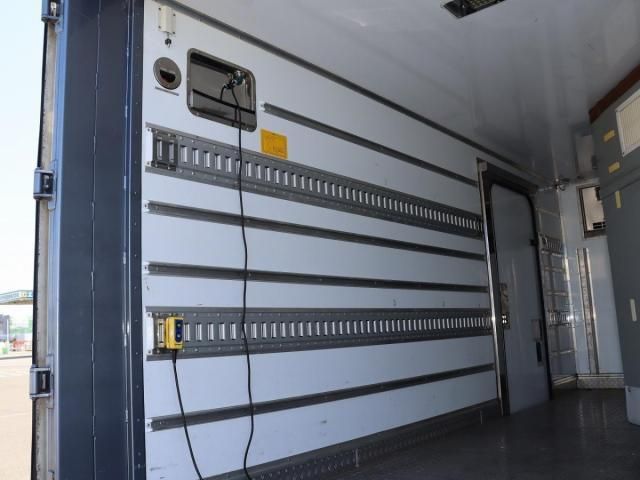 ISUZU ELF 2012 Image 31