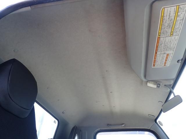 MITSUBISHI CANTER 2018 Image 31