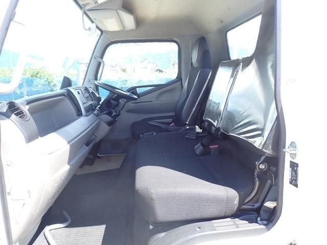 MITSUBISHI CANTER 2018 Image 31