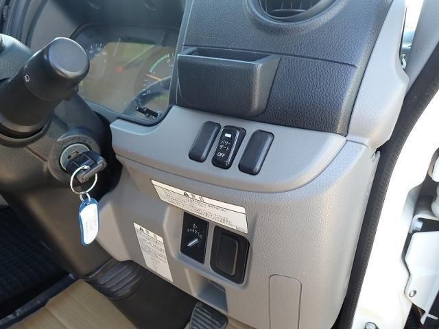 MITSUBISHI CANTER 2018 Image 31