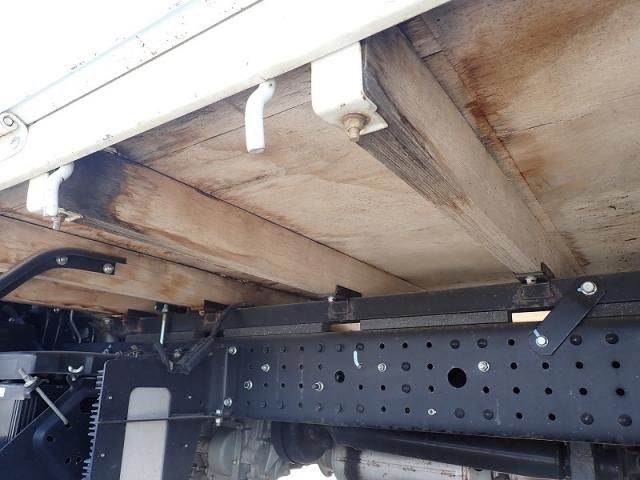 MITSUBISHI CANTER 2018 Image 31