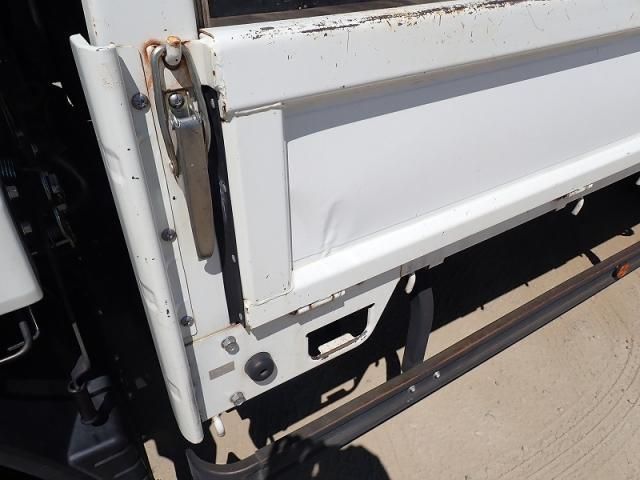 MITSUBISHI CANTER 2018 Image 31