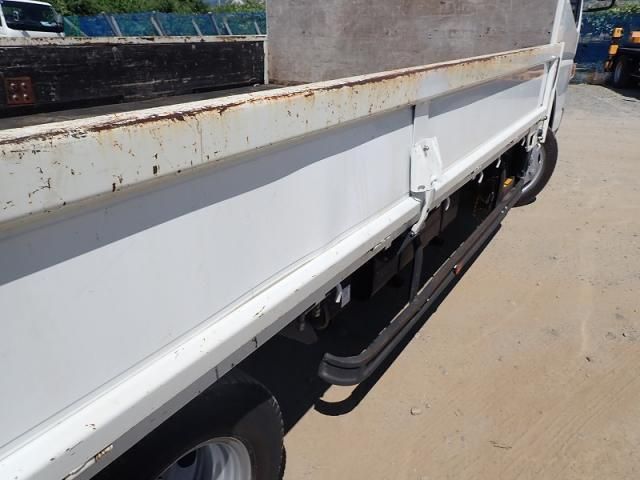 MITSUBISHI CANTER 2018 Image 31