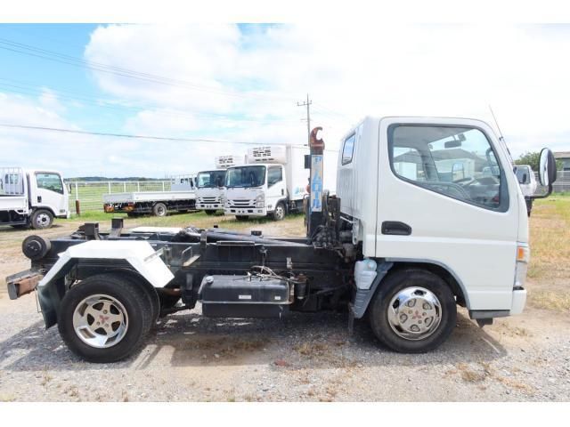 MITSUBISHI CANTER 2003 Image 31