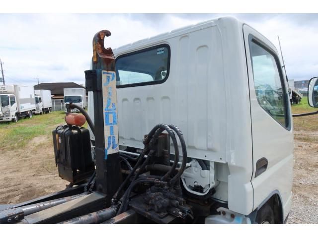 MITSUBISHI CANTER 2003 Image 31