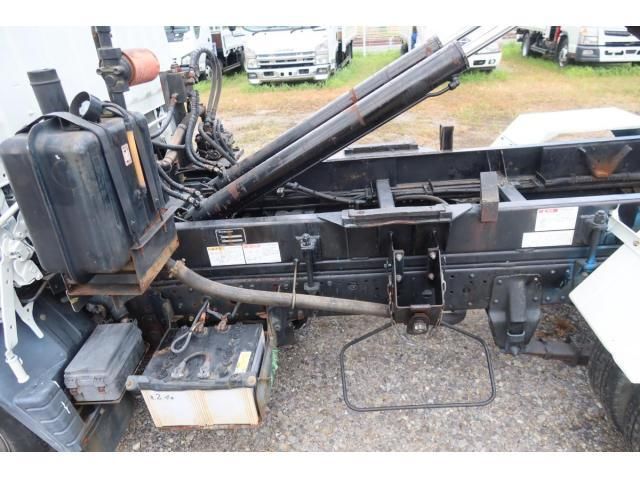 MITSUBISHI CANTER 2003 Image 31