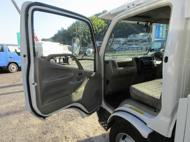 TOYOTA DYNA 2010 Image 31