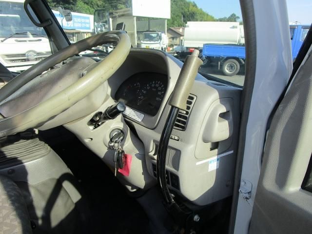 TOYOTA DYNA 2010 Image 31