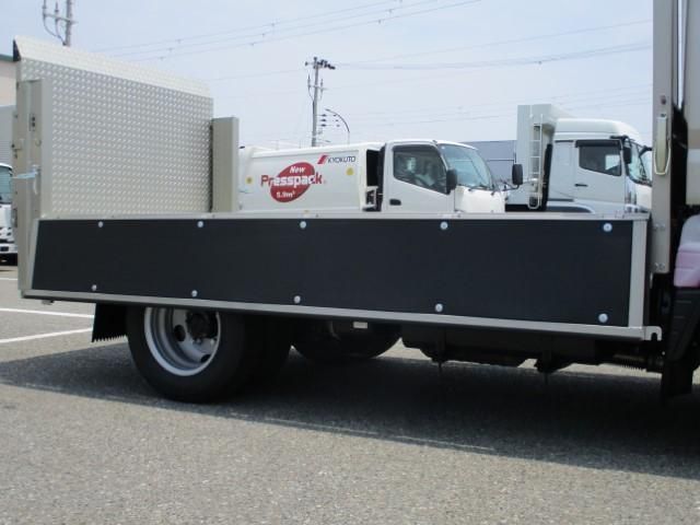 MITSUBISHI CANTER 2025 Image 31