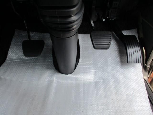 MITSUBISHI CANTER 2025 Image 31