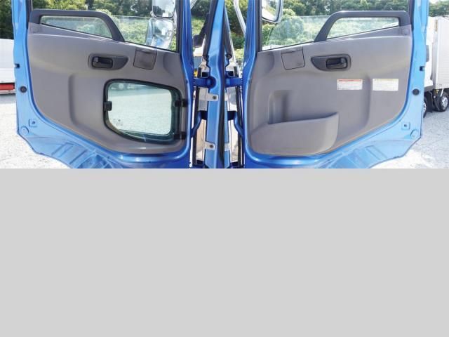 NISSAN DIESEL QUON 2017 Image 31