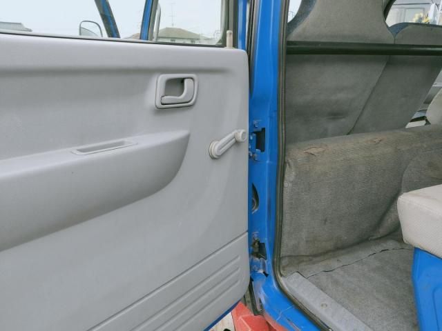 MITSUBISHI CANTER 2003 Image 31