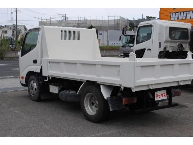 HINO DUTRO 2011 Image 31