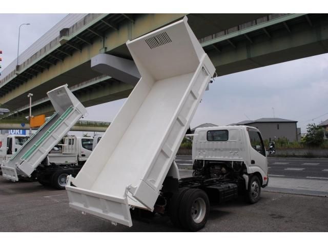 HINO DUTRO 2011 Image 31