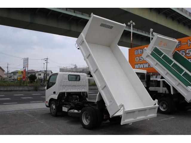 HINO DUTRO 2011 Image 31