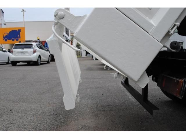 HINO DUTRO 2011 Image 31