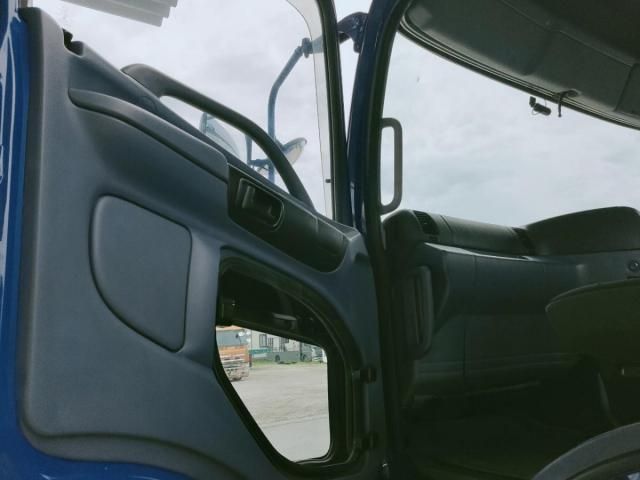 HINO PROFIA 2004 Image 31