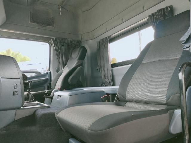 HINO PROFIA 2004 Image 31