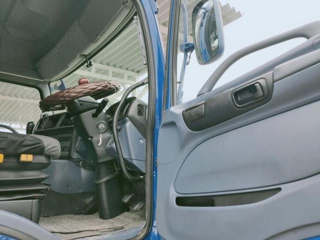 HINO PROFIA 2004 Image 31