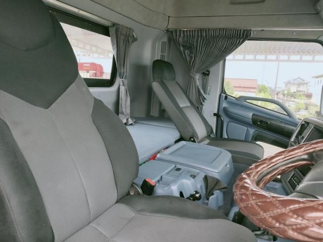 HINO PROFIA 2004 Image 31