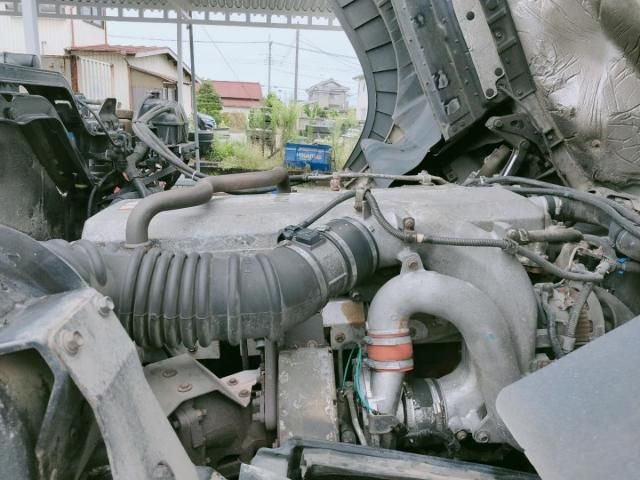 HINO PROFIA 2004 Image 31