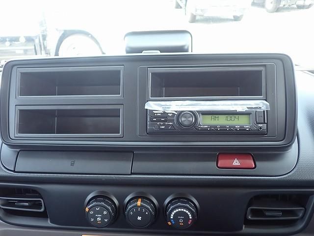 MITSUBISHI CANTER 2025 Image 31