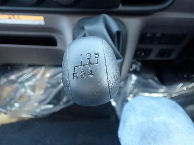 MITSUBISHI CANTER 2025 Image 31