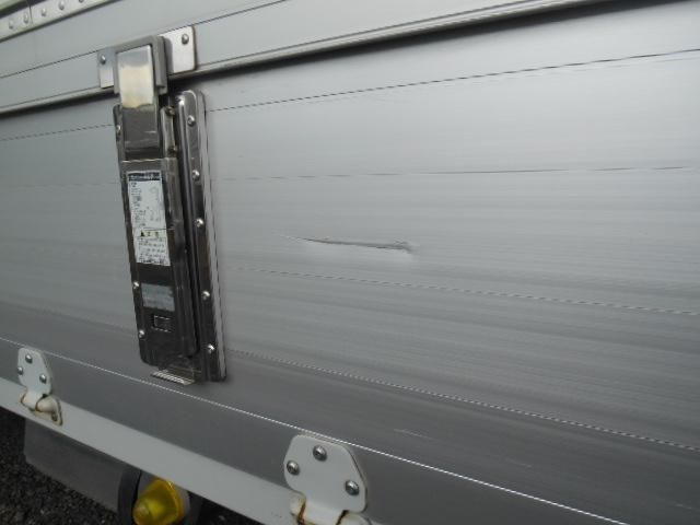 MITSUBISHI CANTER 2017 Image 31