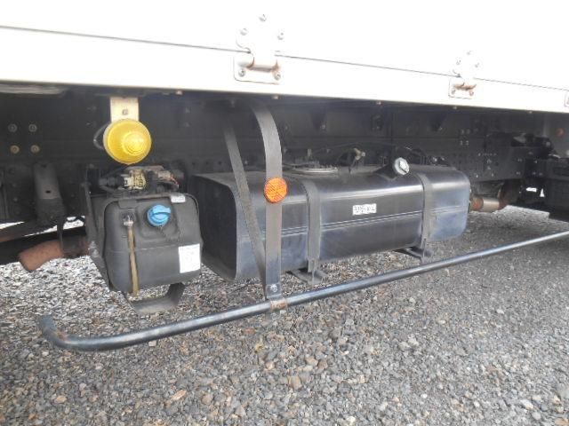 MITSUBISHI CANTER 2017 Image 31