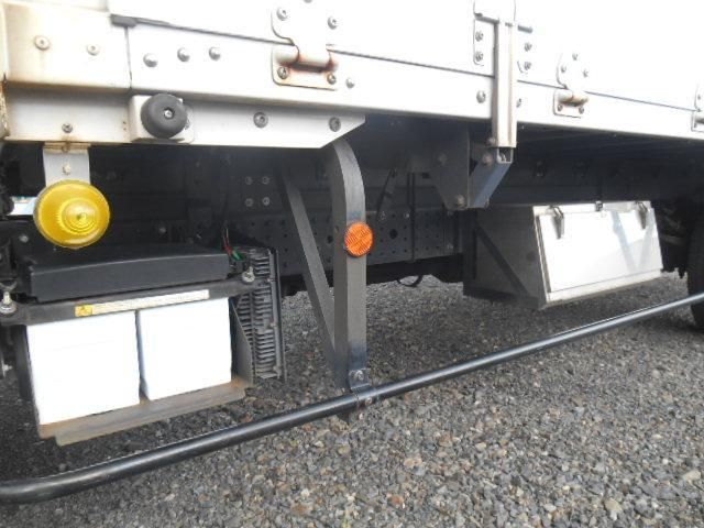 MITSUBISHI CANTER 2017 Image 31