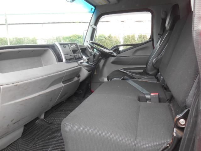 MITSUBISHI CANTER 2017 Image 31