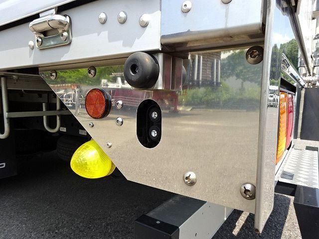 MITSUBISHI FUSOU FIGHTER 2023 Image 31