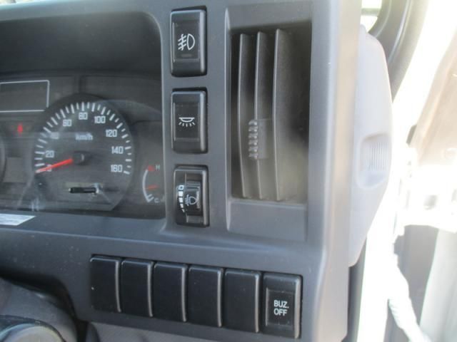 ISUZU ELF 2015 Image 31