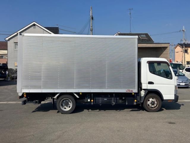 MITSUBISHI CANTER 2018 Image 31
