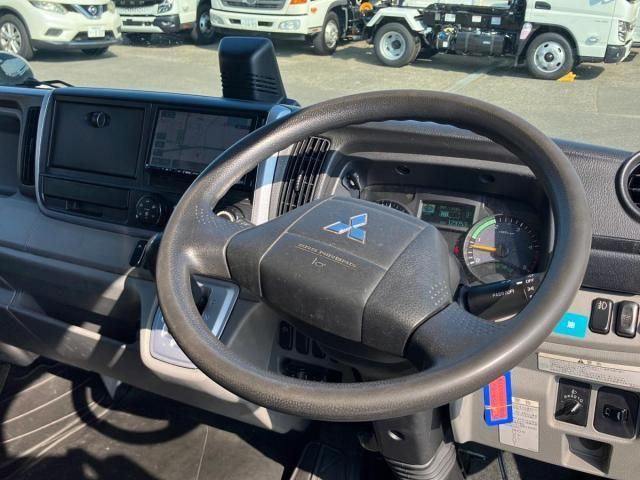 MITSUBISHI CANTER 2018 Image 31