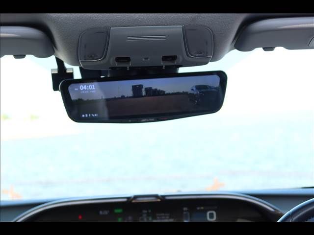 TOYOTA PRIUS 2016 Image 31