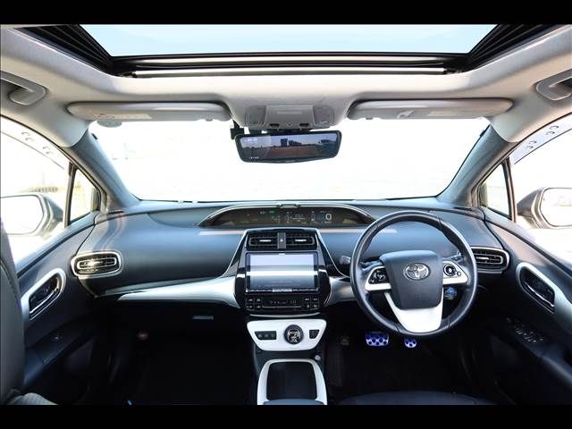 TOYOTA PRIUS 2016 Image 31