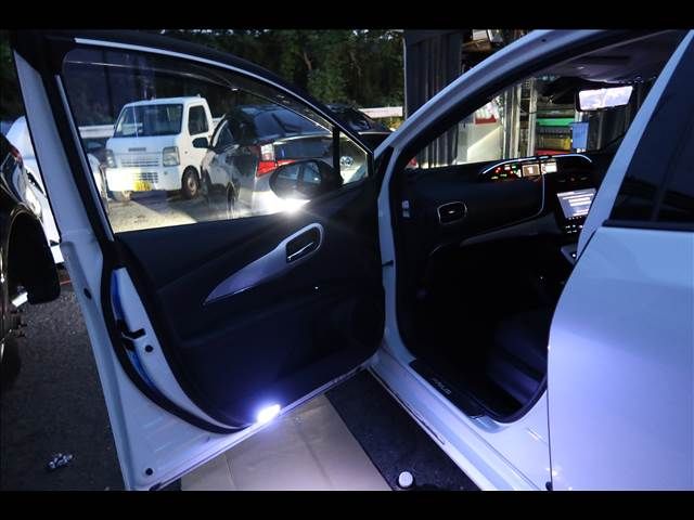 TOYOTA PRIUS 2016 Image 31