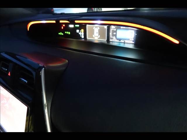 TOYOTA PRIUS 2016 Image 31