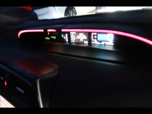 TOYOTA PRIUS 2016 Image 31