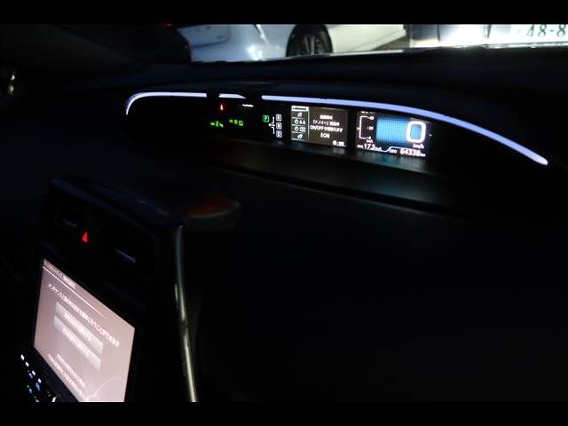 TOYOTA PRIUS 2016 Image 31