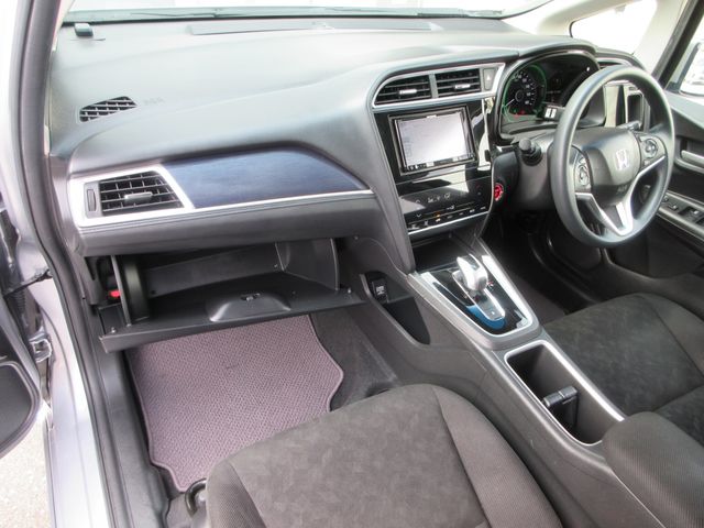 HONDA SHUTTLE HYBRID 2018 Image 31