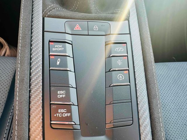 PORSCHE 718CAYMAN 2025 Image 31