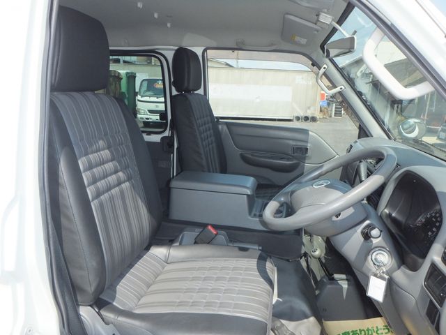 MAZDA BONGO VAN 4WD 2016 Image 31