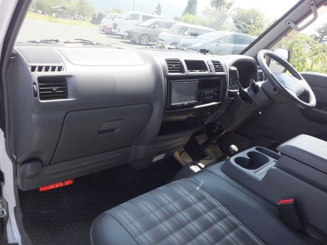 MAZDA BONGO VAN 4WD 2016 Image 31