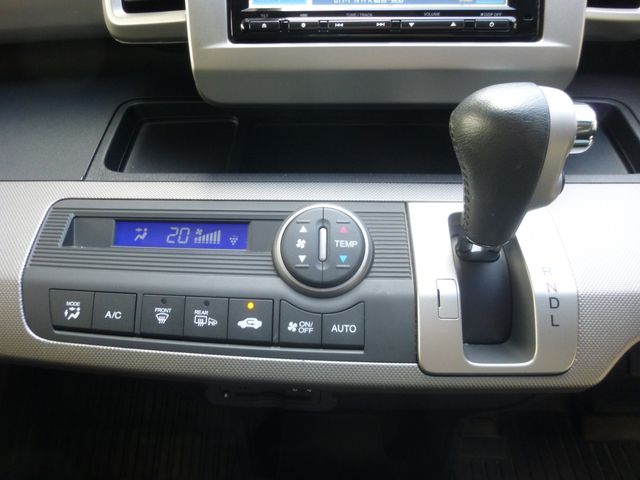 HONDA FREED HYBRID 2014 Image 31